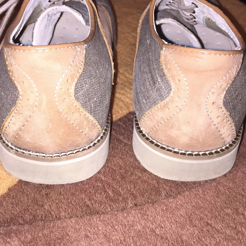 G.‎ H. Bass & Co. men's pair of Oxford shoes